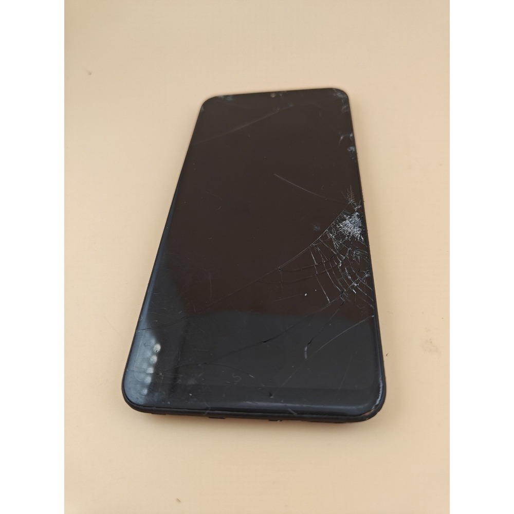 Samsung Galaxy A10e A102U 32GB Black Cracked Glass Untested Parts Vibrates